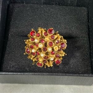 FLORENZA VINTAGE VICTORIAN STYLE RED GARNET? PEARL CLUSTER COCKTAIL RING